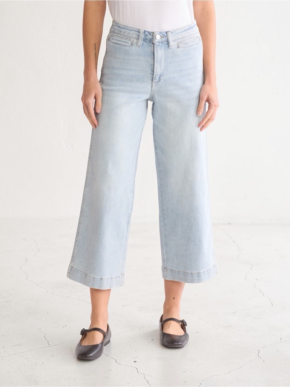 OAT NEW YORK Light Wash High Rise Wide Leg Cropped Jeans Size 12/31